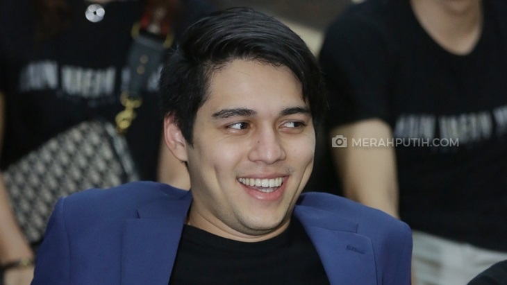  Terlibat Dalam Film 'Kain Kafan Hitam', Maxime Bouttier Mainkan Dua Peran