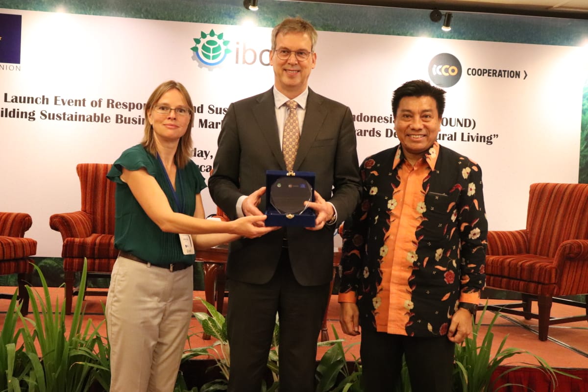 ICCO Cooperation bersama dengan Indonesia Business Council for Sustainable Development (IBCSD) meluncurkan program nasional bertajuk Responsible and Sustainable Palm Oil in Indonesia (RESBOUND) di Merchantile Athletic Club, World Trade Centre I, Selasa (19/11)