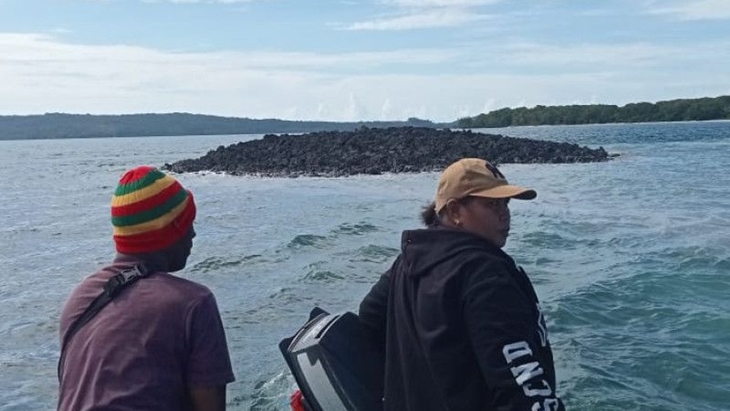 Fenomena Pulau Baru Muncul Setelah Gempa Maluku Magnitudo 7,5