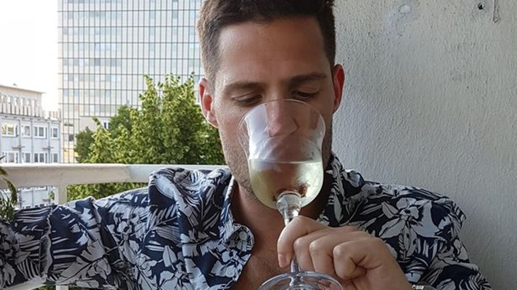 Pria Ini Keliling Eropa Gratis dan Bertemu dengan 21 Perempuan