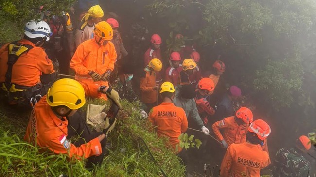 Korban Terakhir Pesawat ATR 42-500 Ditemukan di Dasar Jurang, Jasadnya Tidak Utuh