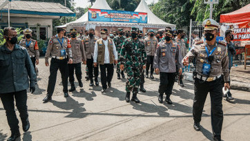 Kapolri dan Panglima TNI Tinjau Pelaksanaan Pembatasan Mobilitas PPKM Darurat