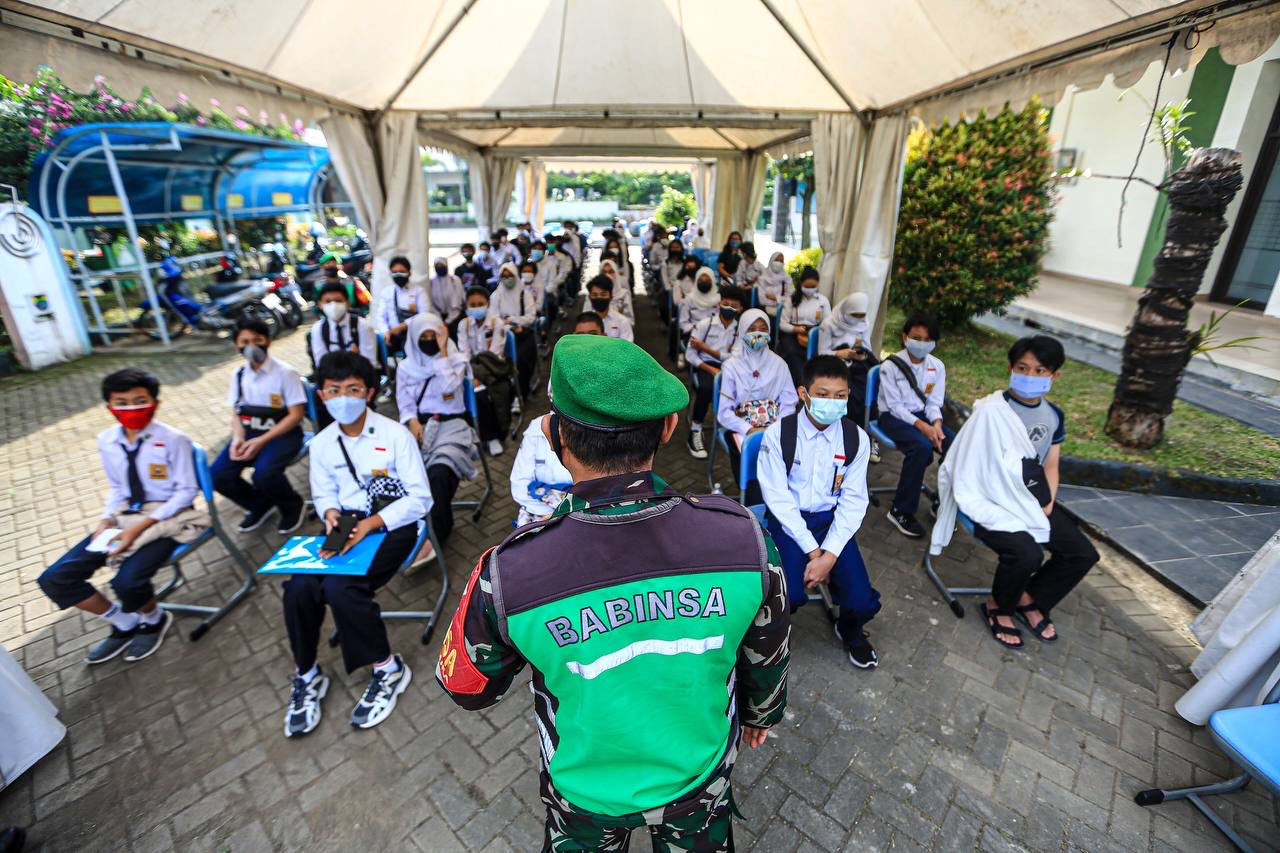 Pelajar di Bandung divaksin Covid-19. (Humas Bandung)