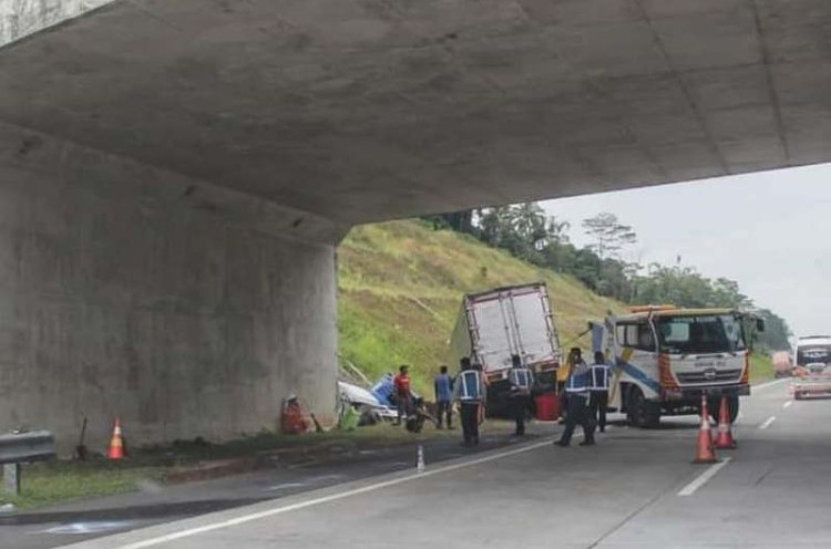 3 Orang Tewas Akibat Kecelakaan di KM 136 Tol Cipali Arah Jakarta