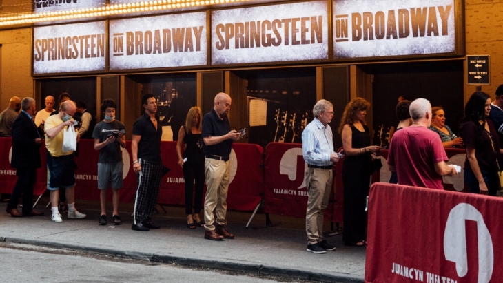 Teater Broadway Mewajibkan Penonton Punya Sertifikat Vaksin COVID-19
