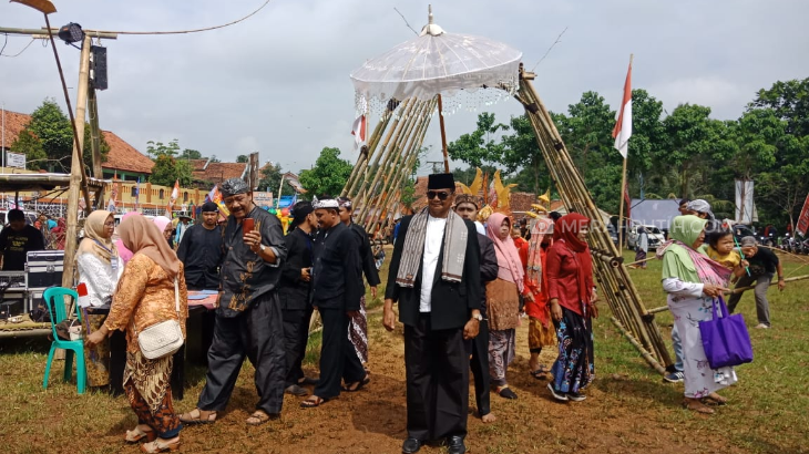 Wujudkan Pintu Gerbang Wisata Kuningan, Desa Paniis Gelar Festival Budaya