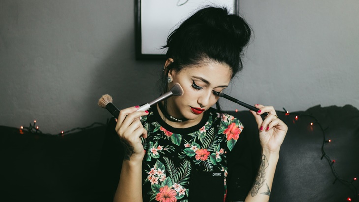 Tren Makeup 2021: Lebih Simple, tapi Berani