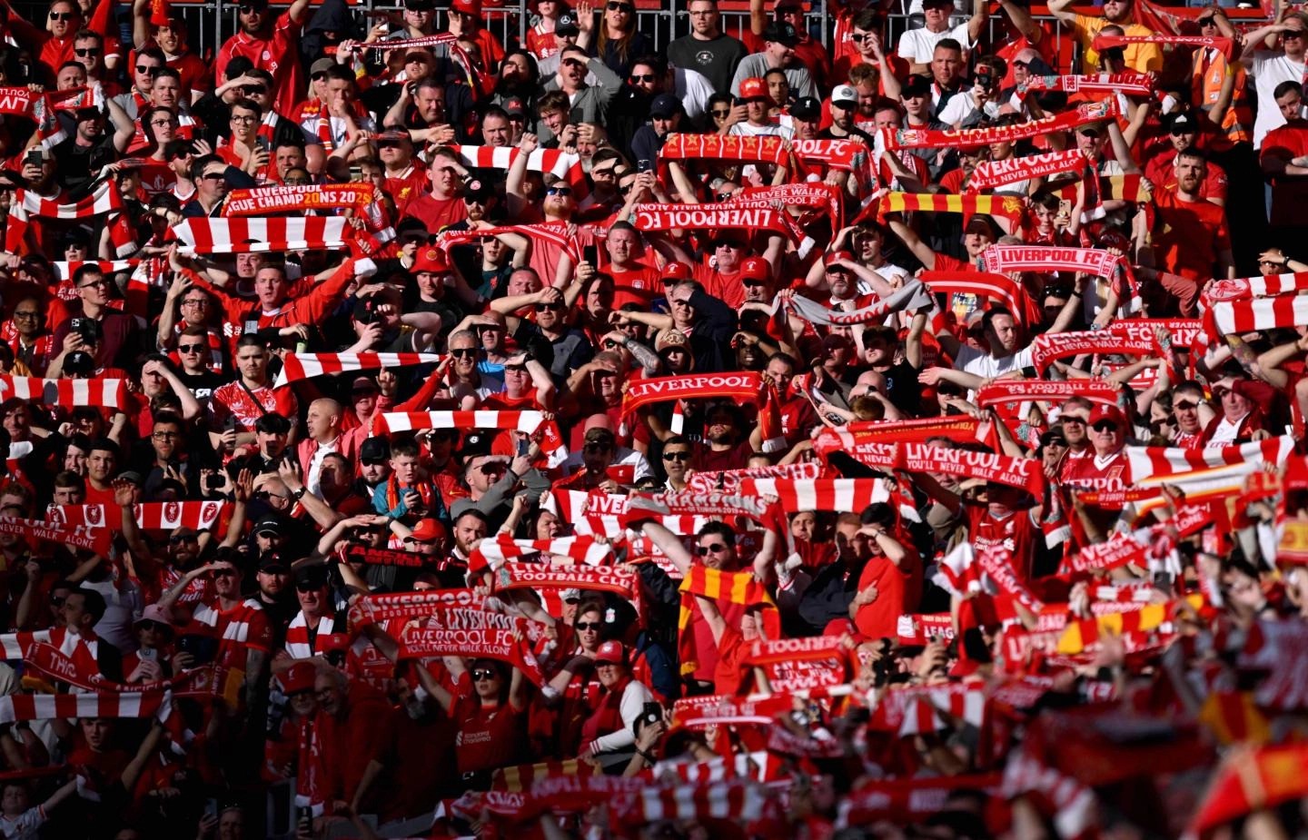 Liverpool Samai Rekor Manchester United, Gary Neville: Perdebatan itu Sudah Berakhir