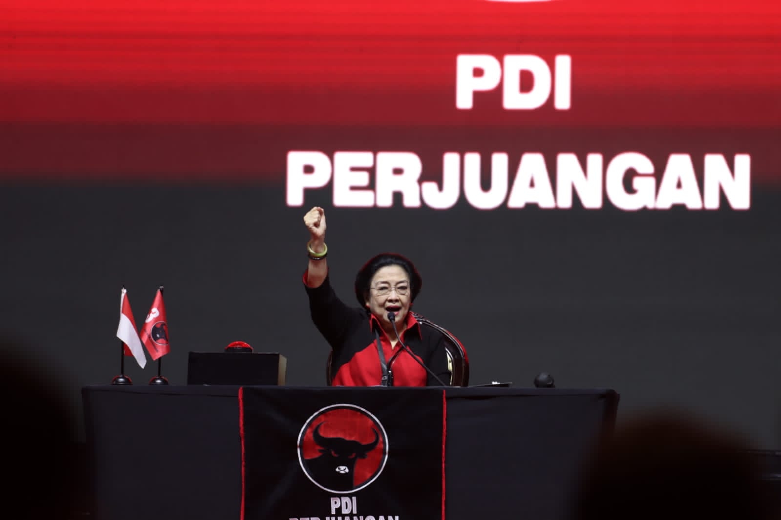 Ketum PDIP Prihatin Masih Banyak Anak Tidur di Kolong Jembatan