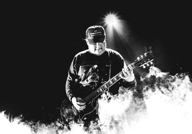 Perjalanan Karier Seorang Ricky Siahaan: Gitaris dengan Sentuhan Cerdas hingga Warisan untuk Panggung Musik Keras Indonesia