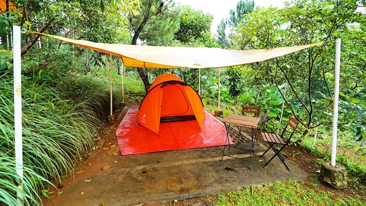 Pilih Glamping Gunung Geulis Camsite atau Citarik River Site?