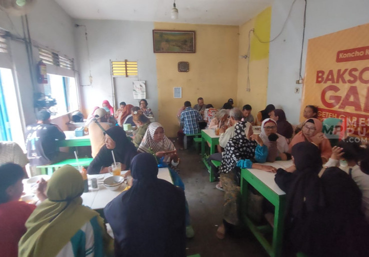 Hasil Lab Nyatakan Halal, Bakso Viral di Solo Buka Kembali dan Bagikan 450 Porsi Gratis