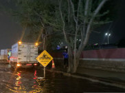 Banjir Rob Jakut Sampai Jalan Depan Stadion JIS, Pluit Terendam Setengah Meter