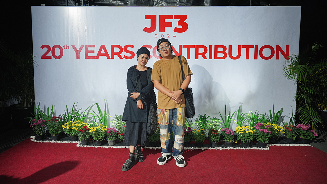 Tampil di JF3 2024, Bespoke Project Gandeng Ofie Laim untuk Sentuhan Wastra dalam Denim
