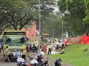 Saksi Mata Lihat Pesawat Jatuh di BSD Sempat Terbang Rendah Diterpa Hujan