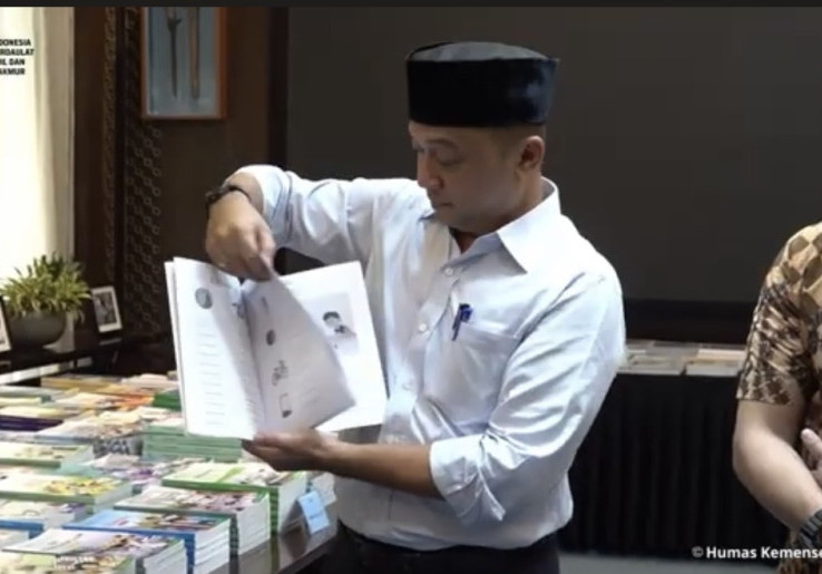 Prabowo Soroti Kualitas Buku Pelajaran, Pemerintah Siapkan Pembaruan Buku Ajar Nasional