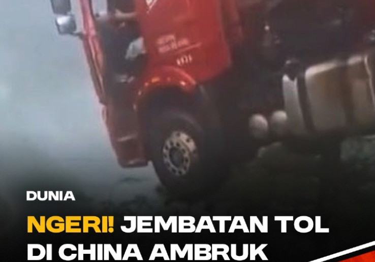 Ngeri! Supir Truk Nyaris Jatuh dari Jembatan Tol di China Akibat Longsor