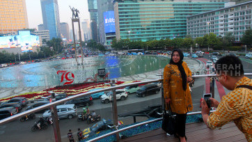 Hiasan HUT ke 79 RI Warnai Bundaran HI Jakarta