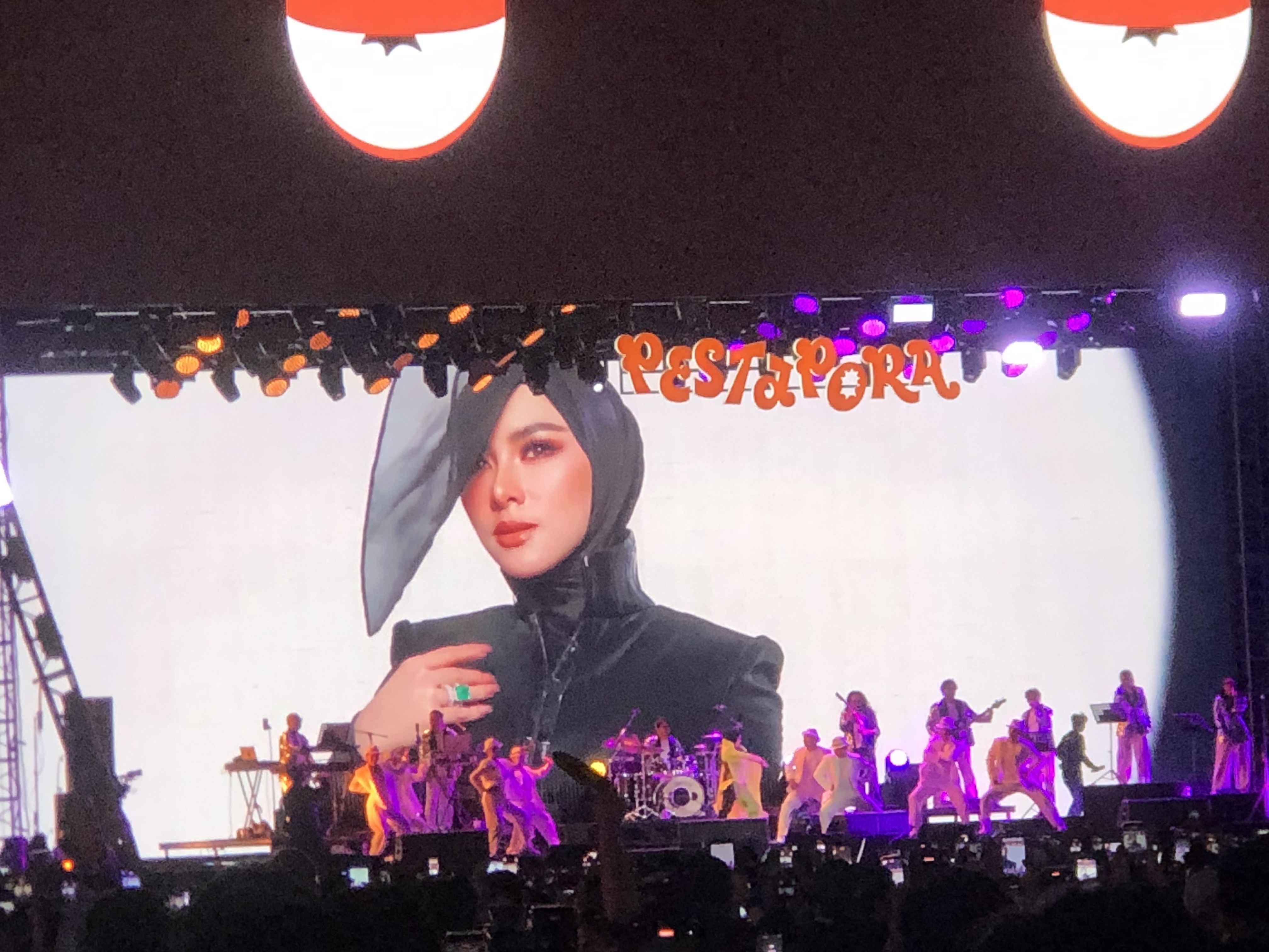 Syahrini Menghilang 7 Tahun Demi 'Jagain' Reino Barack, Plus Sosok Ini Sejak 2024!