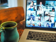 Cara Tampil Lebih Percaya Diri saat Zoom Meeting