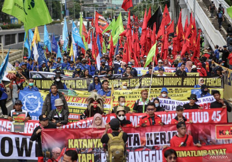 Aksi Buruh di DPR Dilarang Bakar Ban, Warga Diimbau Menghindar Cari Jalur Alternatif