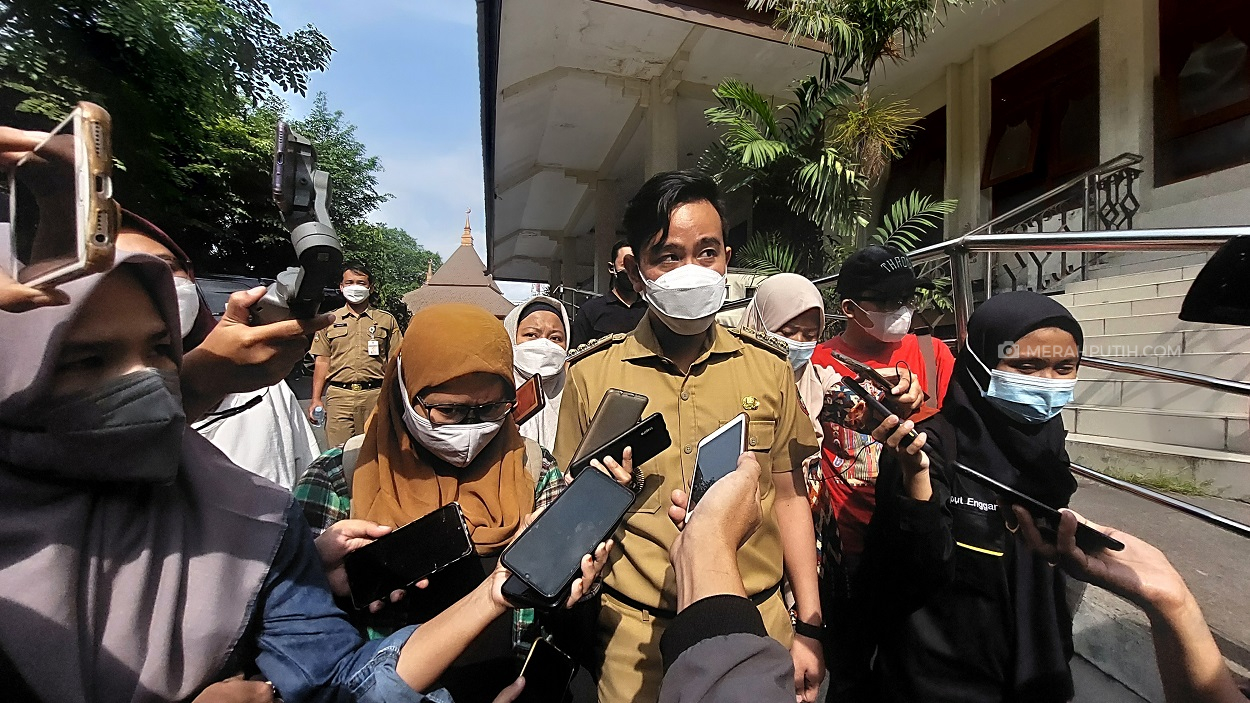 Gibran Minta Lurah dan Camat Bertindak Jika Dapati Sekolah Nekat Gelar PTM di Tengah Pandemi