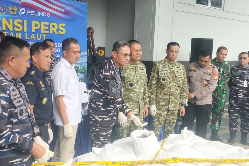 TNI AL Gagalkan Penyelundupan Pasir Timah 6,1 Ton