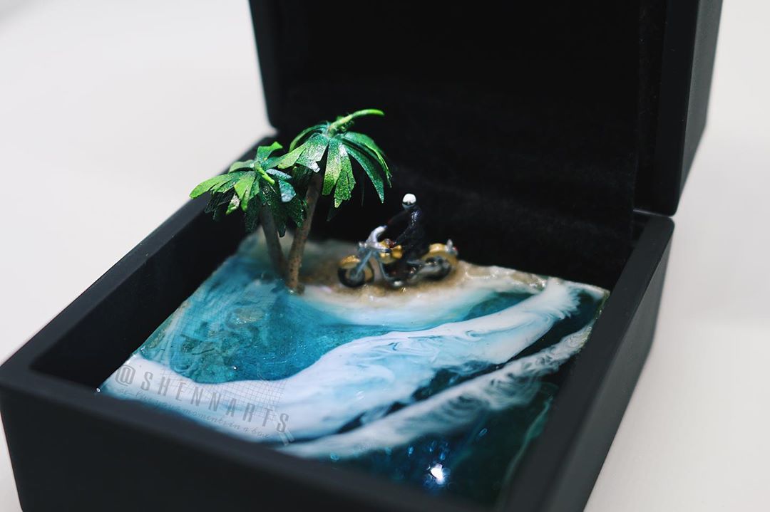 Contoh diorama yang memanfaatkan UV Resin. (Foto Instagram @shennarts)