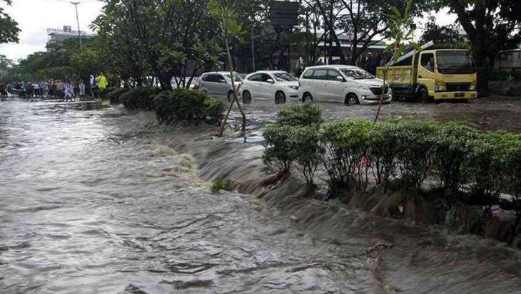 Pemprov DKI Perbaiki Tanggul Jatipadang yang Jebol
