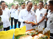 Tekan Inflasi, Polri Distribusikan 6 Ton Beras dalam Gerakan Pasar Murah di Madiun