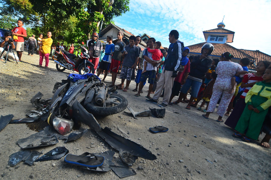 Bus Tabrak Angkot dan Pengendara Motor, 3 Tewas 