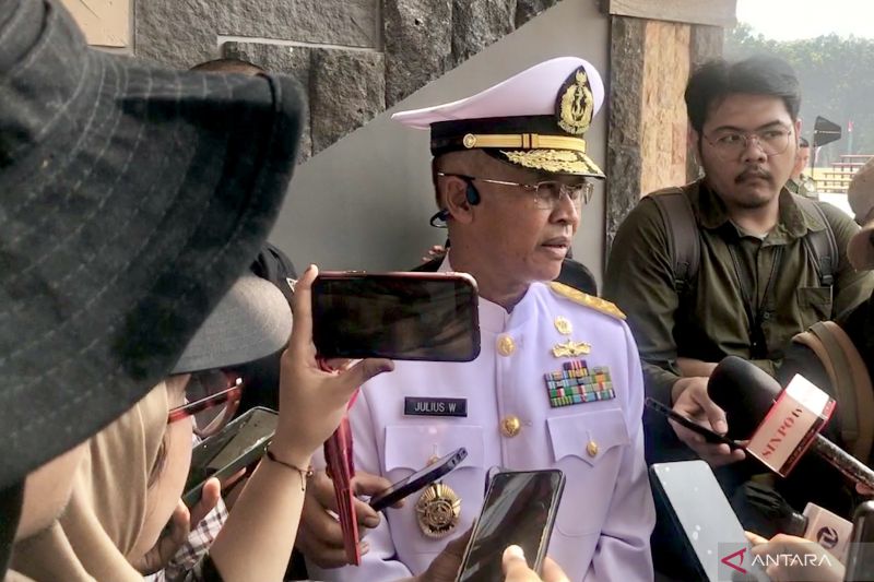 Prajurit TNI Dilarang Komentar Hingga Foto Bareng dengan Kontestan Pemilu di Medsos