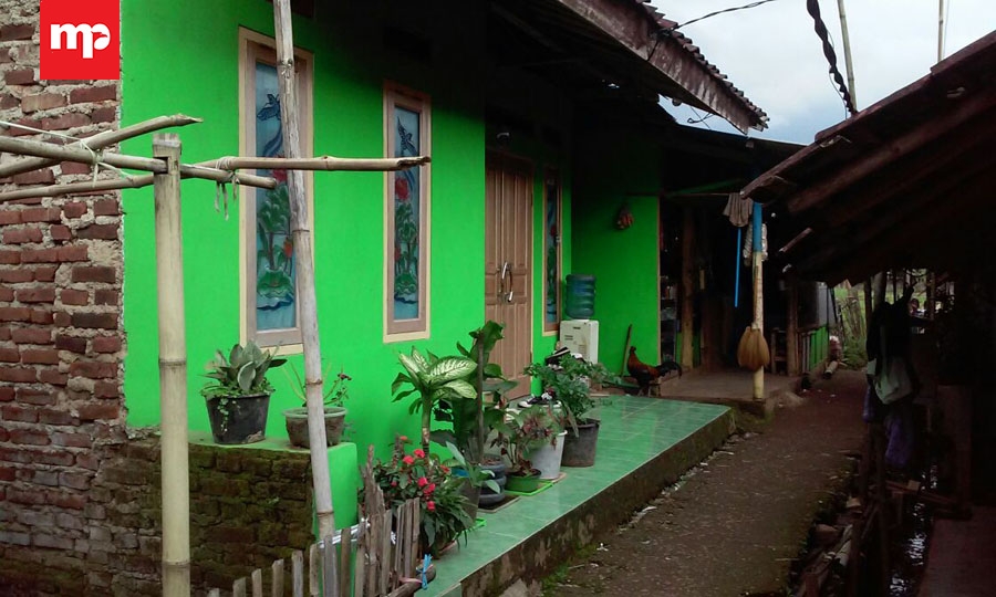 Teror Bom Panci, Pelaku Warga Desa Cukang Genteng Bandung