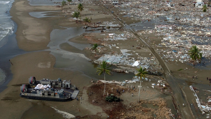 4 Tips saat Menghadapi Tsunami