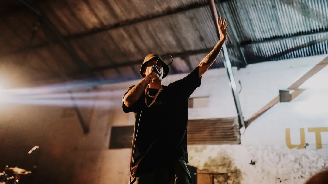 Rapper Krowbar Pernah Isi Backing Vokal untuk Lagu Iwan Fals