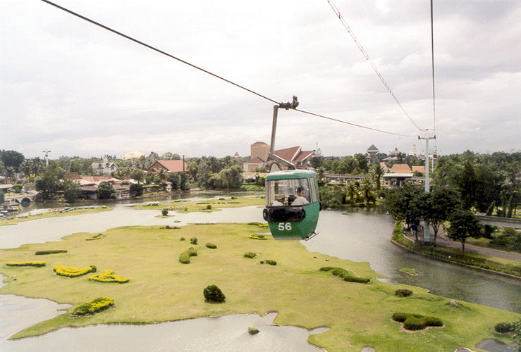 Kereta Gantung TMII (www.latinamericanstudies.org)