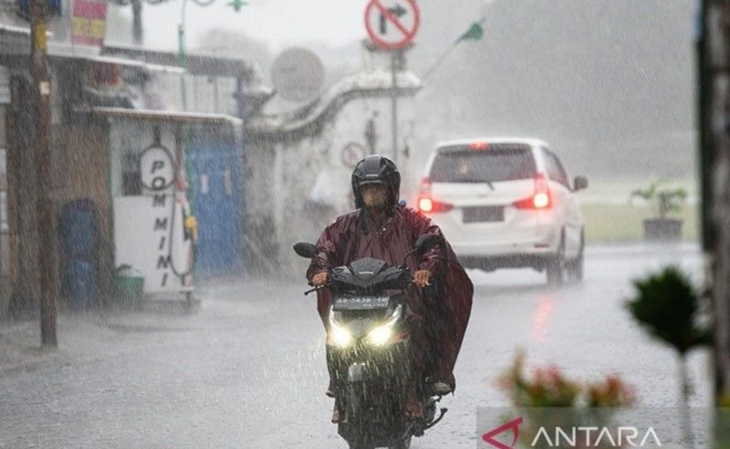 BMKG Prakirakan Hujan Ringan di Sebagian Jakarta Jumat Siang