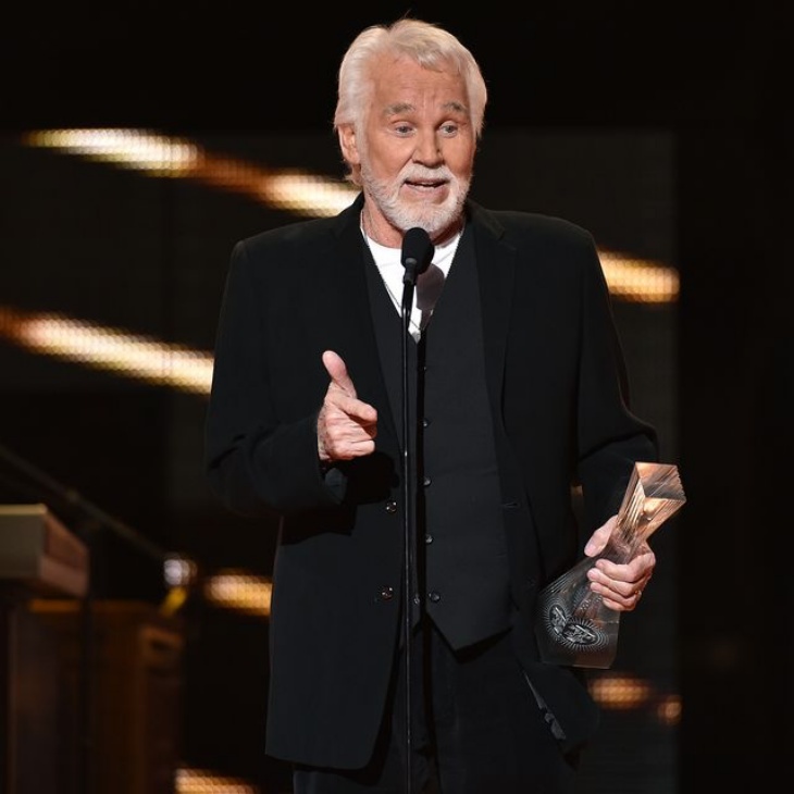 Musisi Country Legendaris Kenny Rogers Tutup Usia