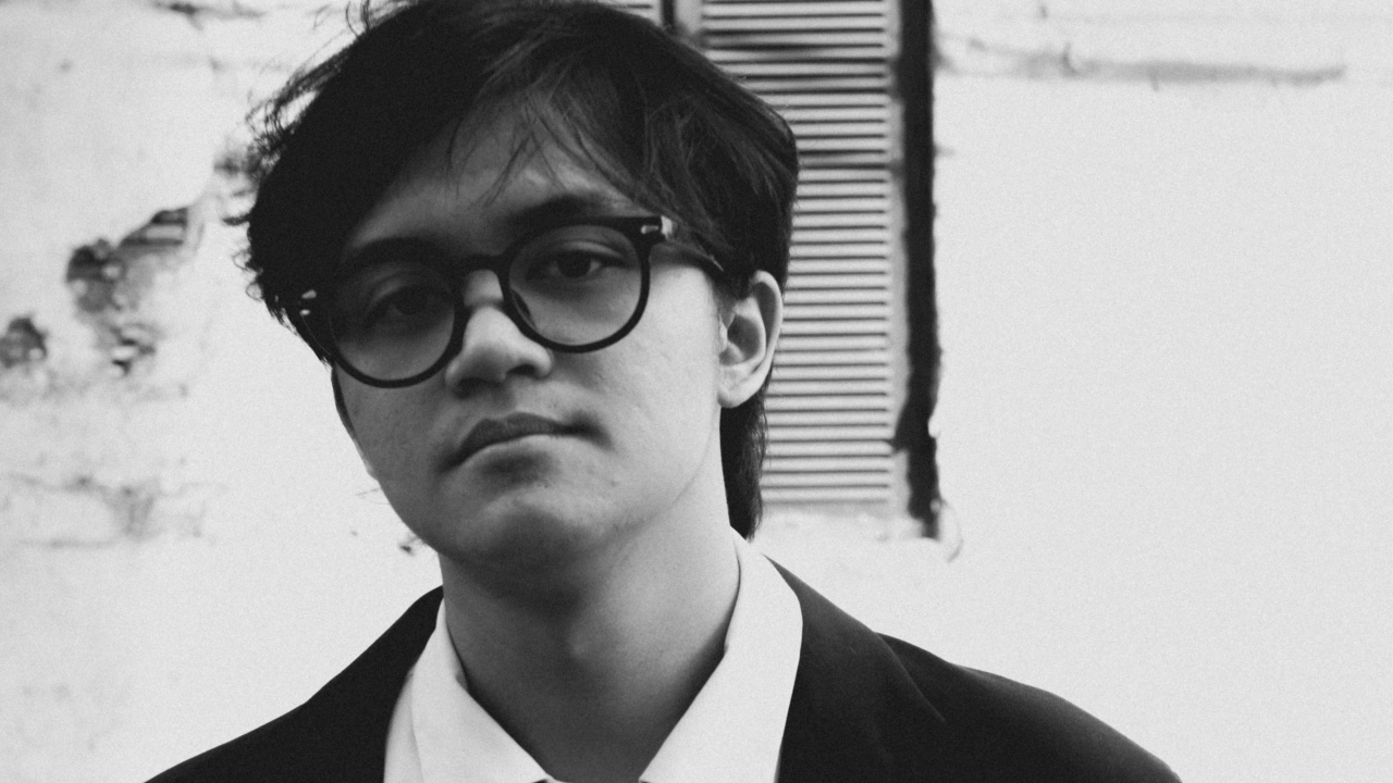 Arash Buana Rilis 'April', Lagu Emosional tentang Kehilangan dan Melepaskan
