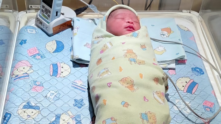 Bayi Perempuan Ditemukan di Teras Rumah Warga Sragen, Polisi Buru Pelaku