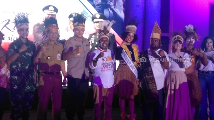 Aksi Forum Komunikasi Jakarta Barat: 'Papua Adalah Kita, Bersatu Merajut Indonesia'