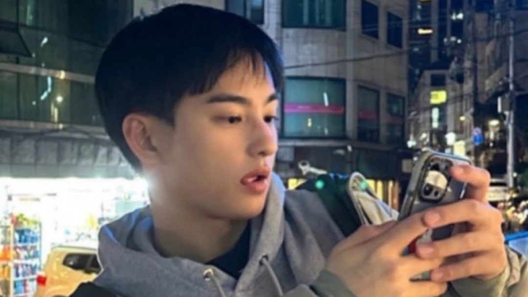 Foto Adik Laki-Laki Cha Eun-woo Beredar di Media Sosial, Warganet Kebingungan Membedakan