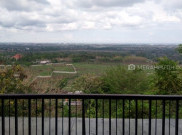 Menikmati Pemandangan Kota Cirebon dari Atas Bukit Gronggong