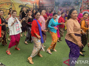Rayakan Hari Kartini, Perempuan Bali Berdansa dalam Balutan Kebaya 