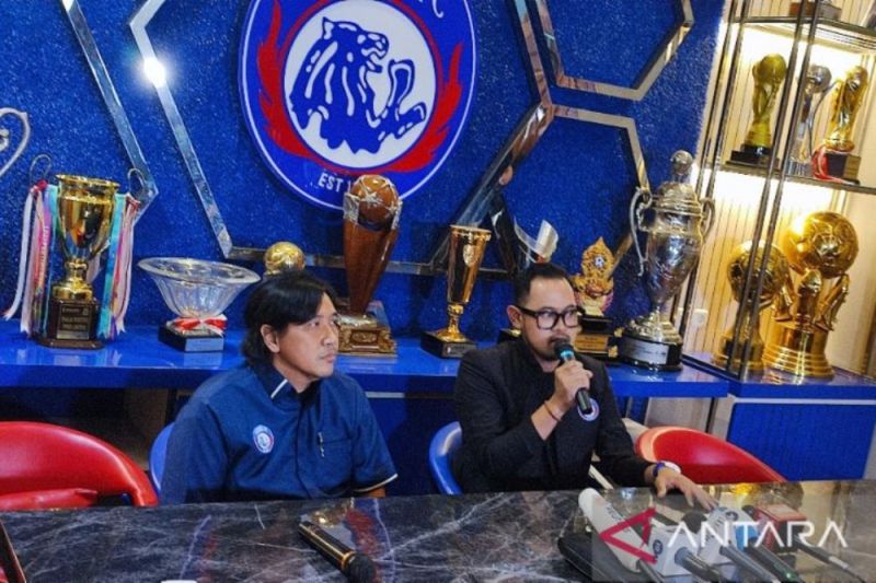 Presiden Arema FC Siap Tanggung Jawab dan Terima Sanksi