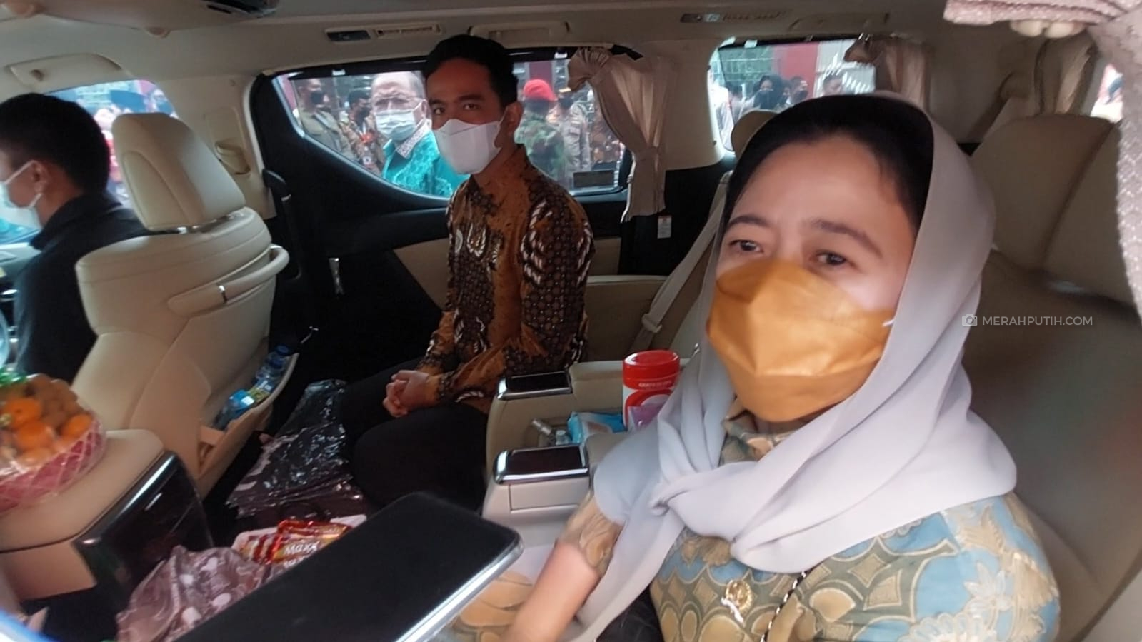 Puan dan Gibran Semobil usai Hadiri Pembukaan Muktamar Muhammadiyah