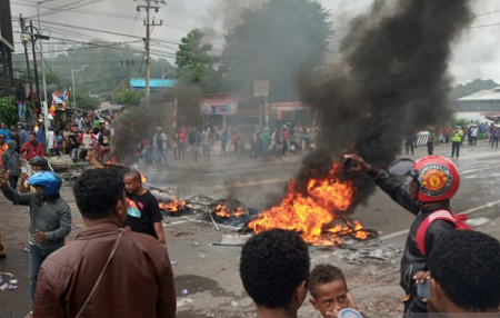 Polisi Buru Penyebar Video Hoaks yang Memicu Kerusuhan di Manokwari