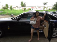 Nagita Slavina Beli Martabak Kendarai Rolls-Royce
