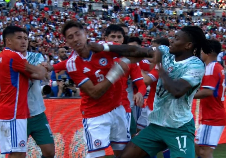 Bikin Ulah! Rafael Leao Diusir Wasit usai Pukul Wajah Pemain di Laga Portugal vs Chile