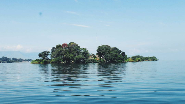 Pulau Tao yang terletak di tengah Danau Toba. (Foto/deskgram.net)